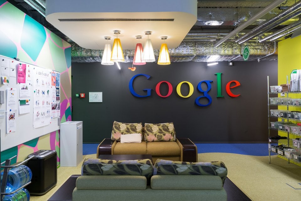 Bloomberg: Google вывозит сотрудников из своего московского офиса
