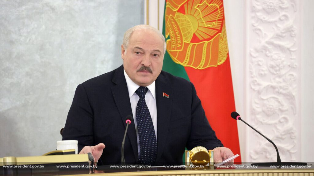 Лукашенко: угрозы военной безопасности нашей страны будут находиться на уровне высокого обострения