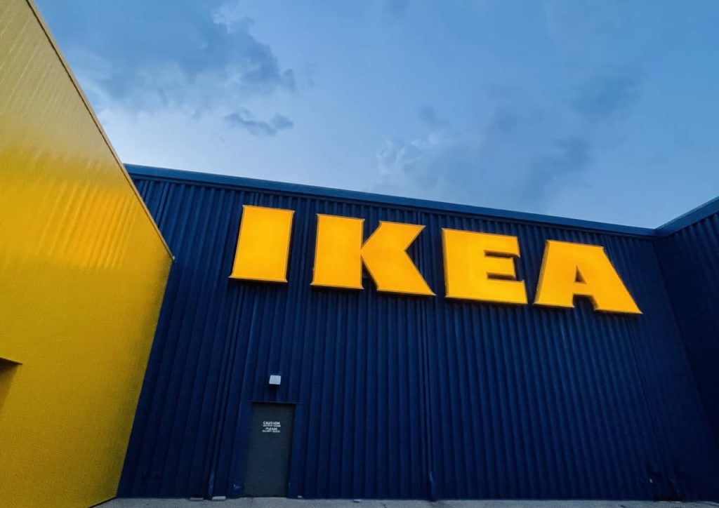 IKEA и H&M сворачивают деятельность в России и Беларуси. Кто еще в этом списке