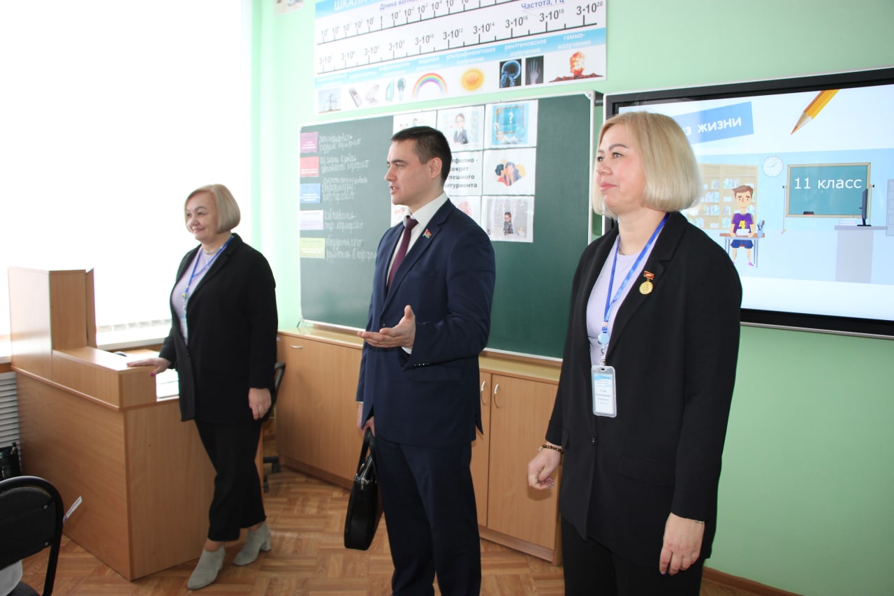 Посетил министр образования. Оразбике учитель костанай. Инженерная школа севастополь. Зам министра образования пензенской области осетрова. Посетил министр образования.