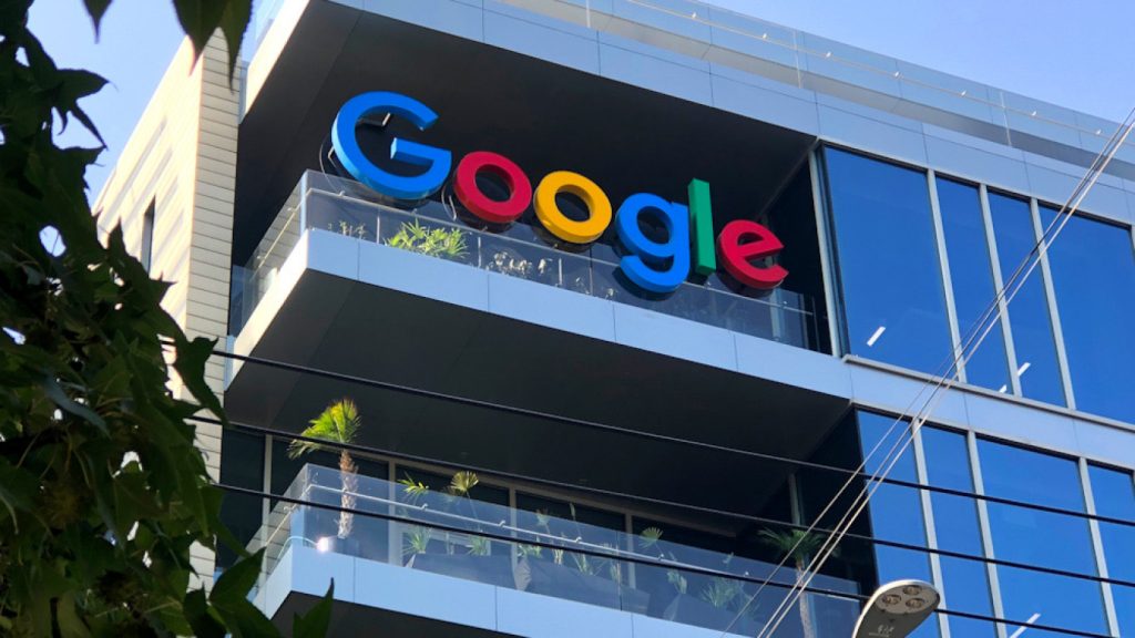 ЕС диктует свои правила: Google, Meta, Amazon и Apple будут следить за незаконным контентом