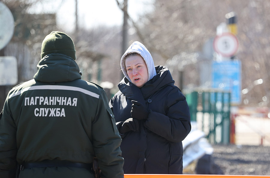 Граждане Украины продолжают прибывать в Беларусь. Большинство – транзитом через Польшу