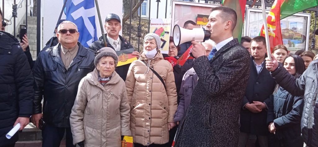 Посол Германии принес извинения после протеста белорусов у здания посольства в Минске
