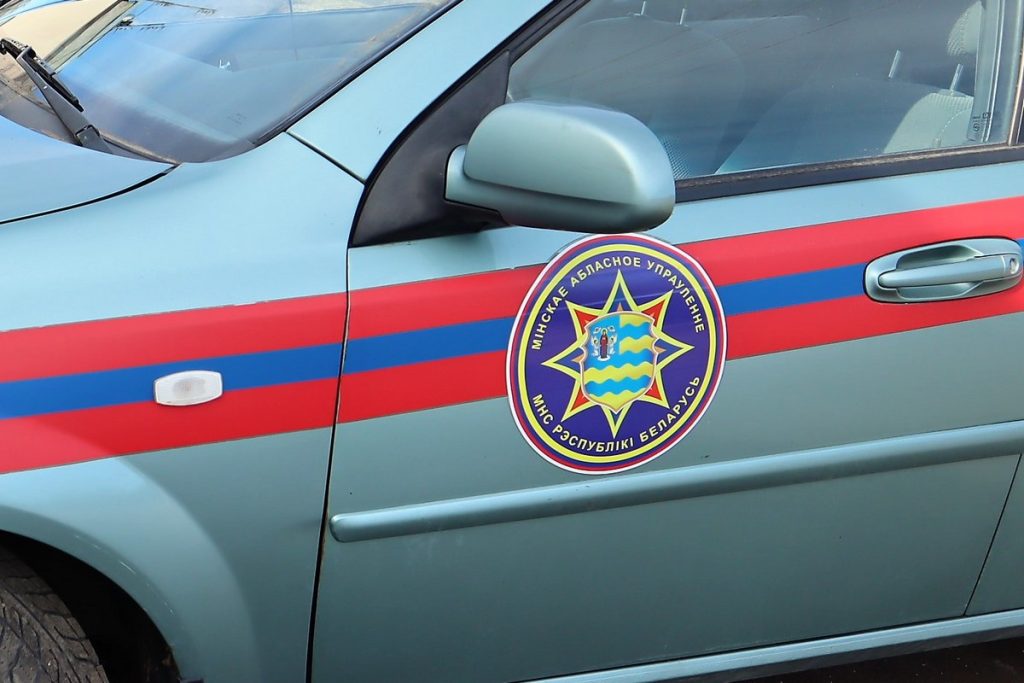 В Большевике Минского района мужчина тушил пожар в своей квартире и попал в больницу