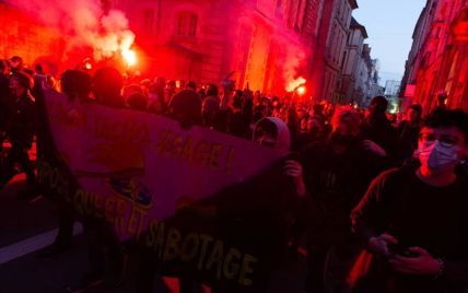 «Ни Макрон, ни Ле Пен!». Во Франции вспыхнули беспорядки после первого тура президентских выборов