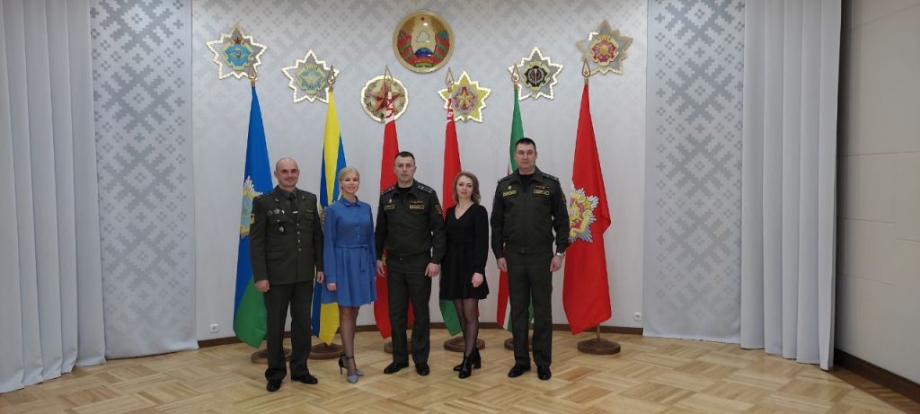 Лучших идеологов Вооруженных Сил отметили наградами. Среди них — военнослужащие из Мачулищей
