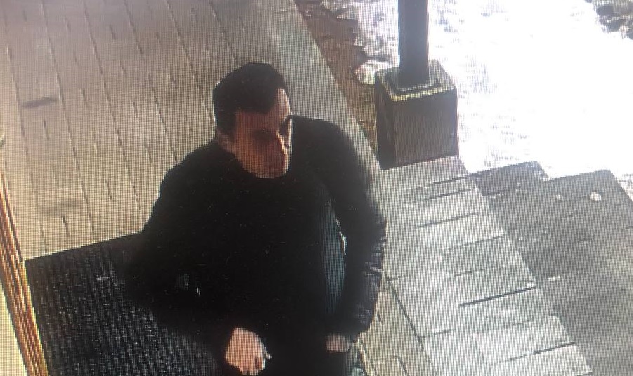 Попросил помощи в католической церкви и похитил ноутбук. Правоохранители нашли причастного