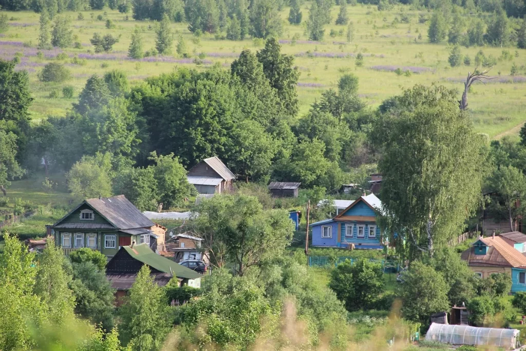 Их жизнь сложно назвать песней. Жители деревни Зеленый Сад оказались в изоляции от внешнего мира