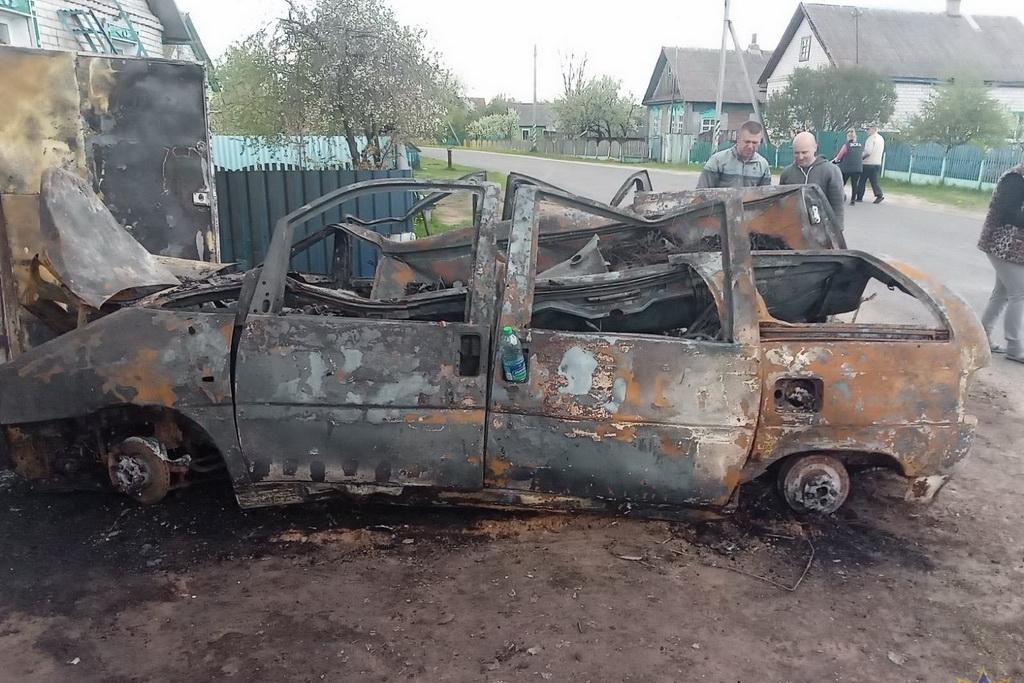 Автомобиль, гараж и жилой дом сгорели в один день в Березинском районе