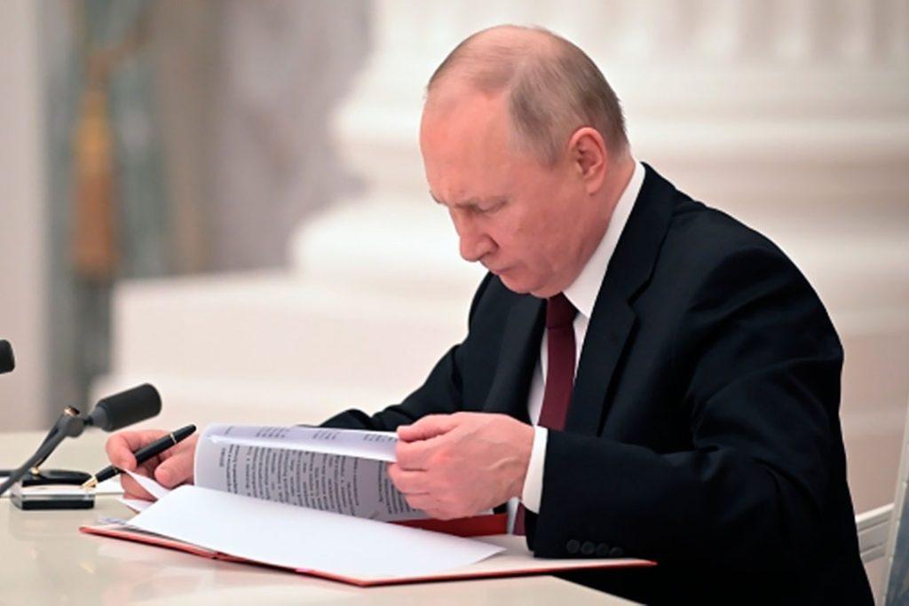 Путин вводит ответные экономические меры на санкции