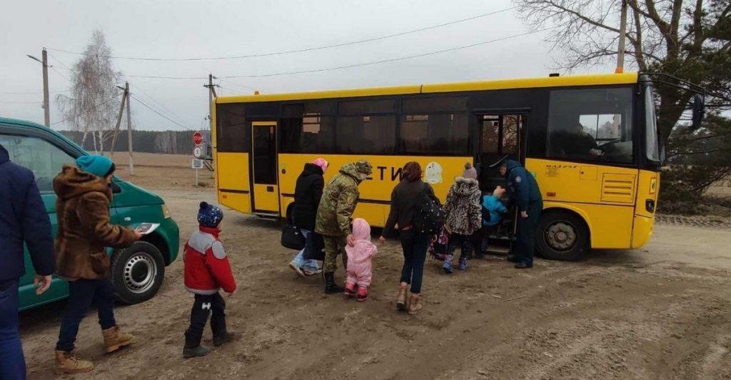 Транзитом через Польшу, Литву и Латвию в Беларусь прибыло более 150 украинцев
