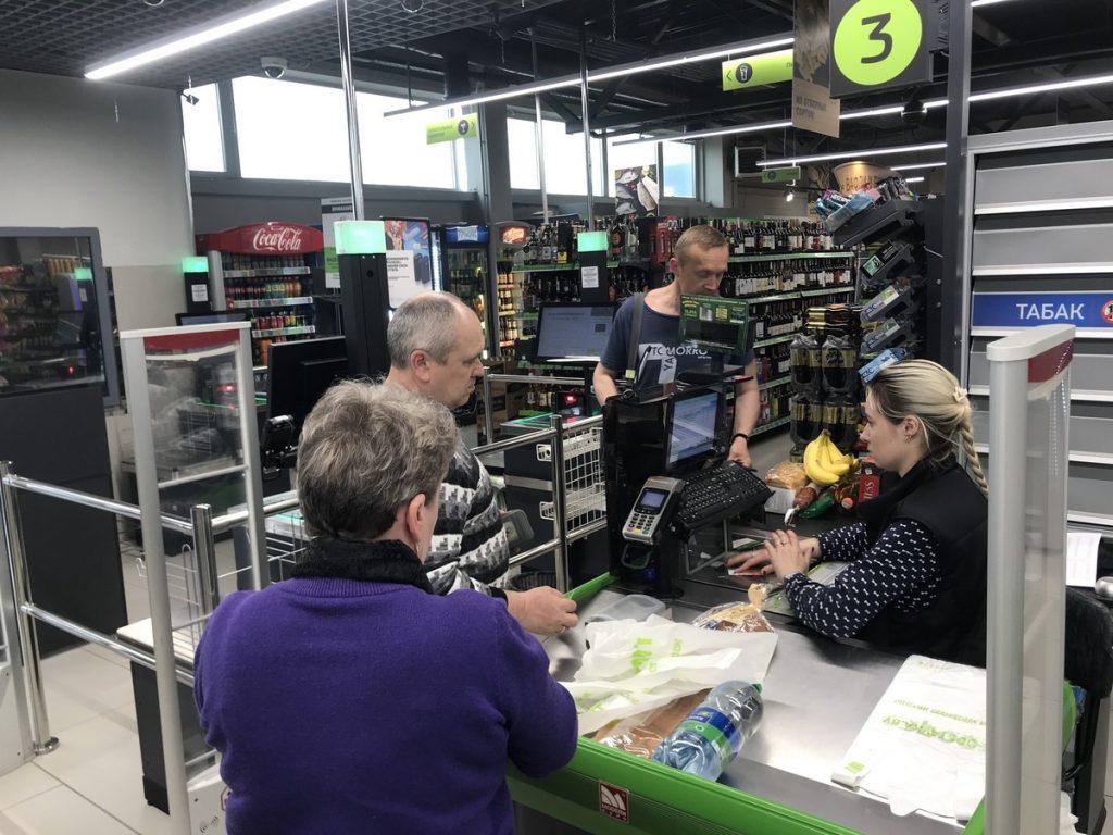 Проверили, нет ли продуктового ажиотажа в Любани