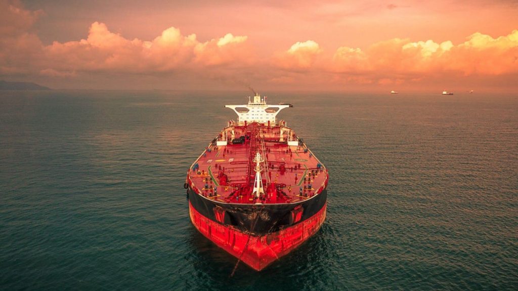 Россия с легкостью обходит нефтяные санкции ЕС. Узнали, как и при помощи какой страны
