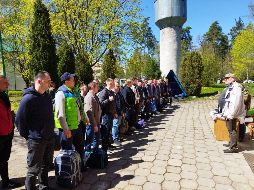 Военнообязанные в срок прибыли на учебный сбор в Минском районе