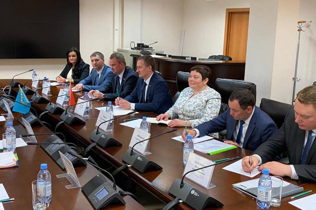 Александр Турчин с рабочим визитом посещает Казахстан