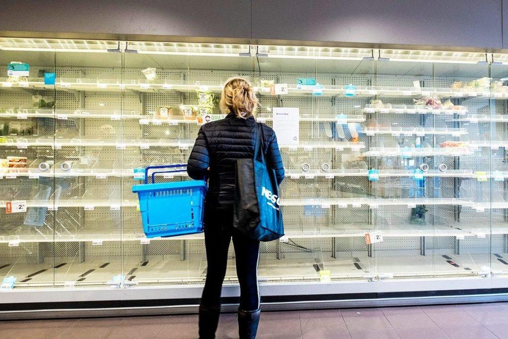 Скудный ассортимент в магазине, нет аптек, плохие дороги. Чем еще не довольны жители Вилейки