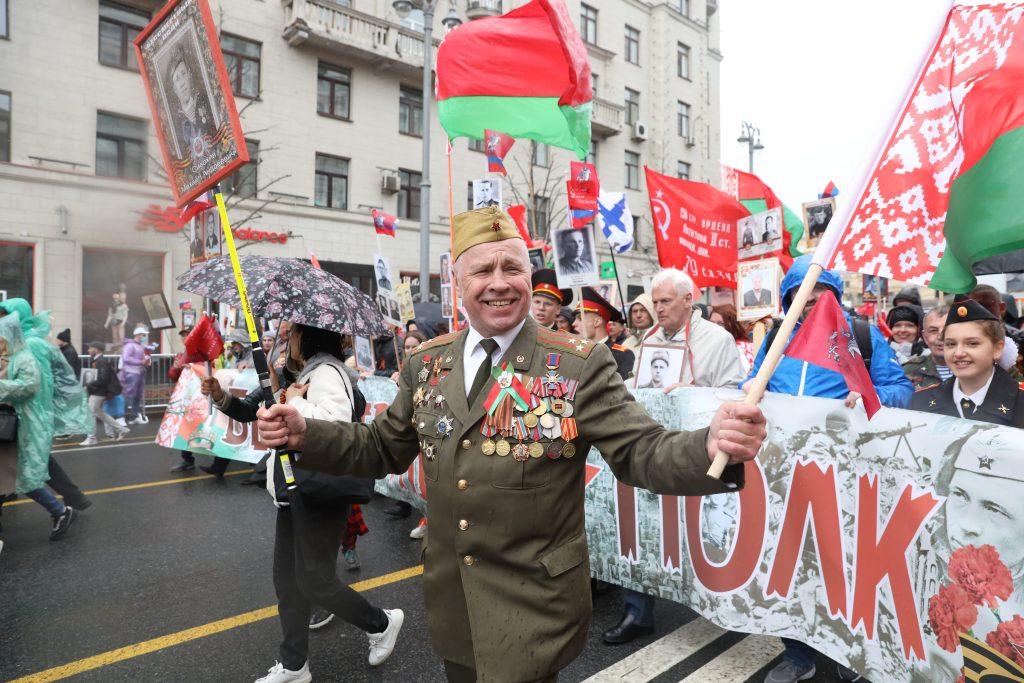 «Минская правда» на Параде Победы в Москве узнала мнения белорусов-участников Бессмертного полка