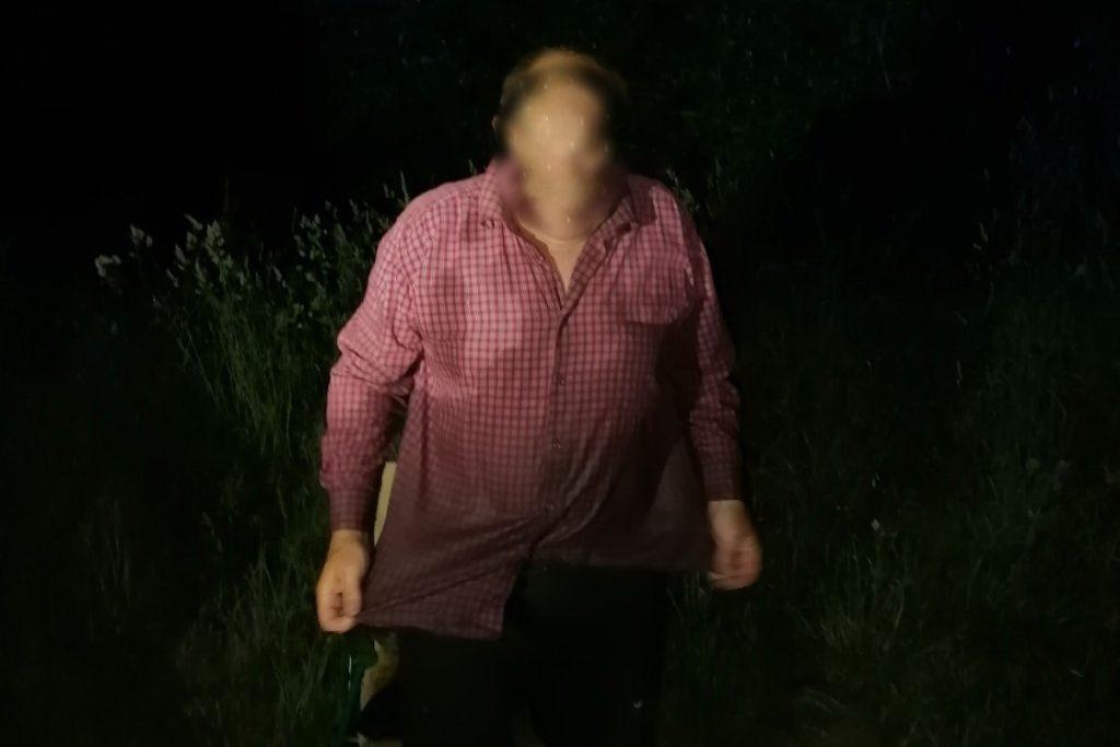 В Пуховичском районе спасатели вытащили мужчину из болотистого водоема