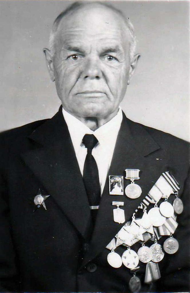 Анис Клопов