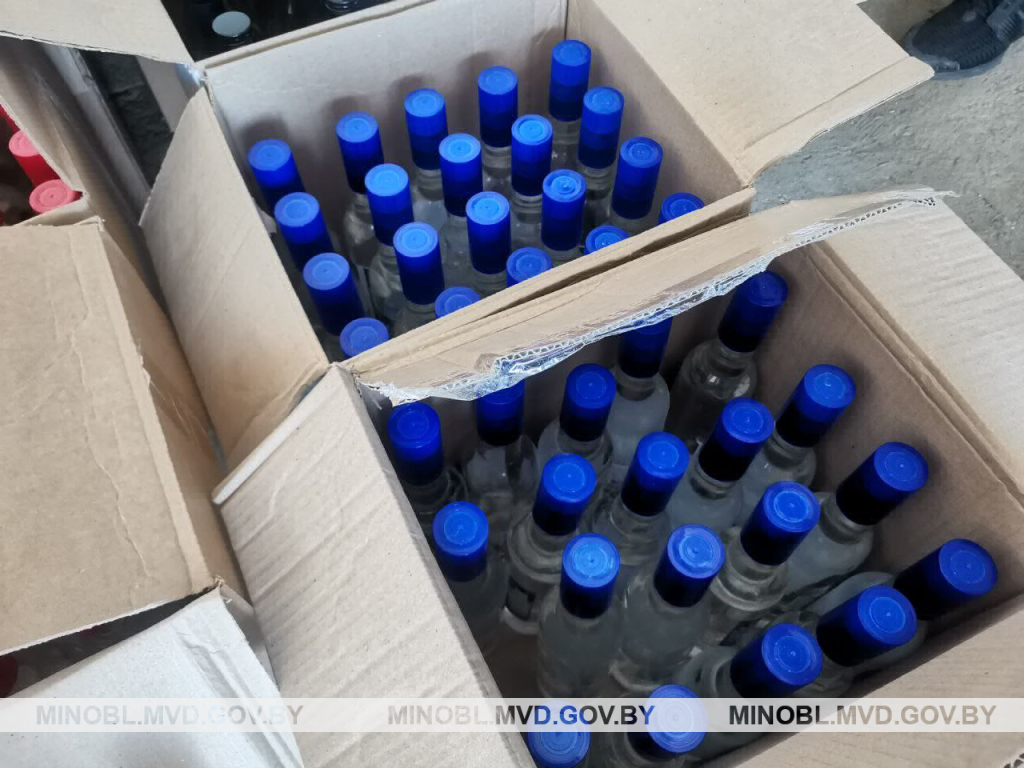 Более полутонны алкоголя без акцизов изъяли у жителя Молодечно