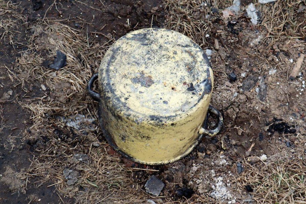 Неудачно готовил шашлык — в Минском районе мужчина разжигал на даче мангал и оказался в больнице