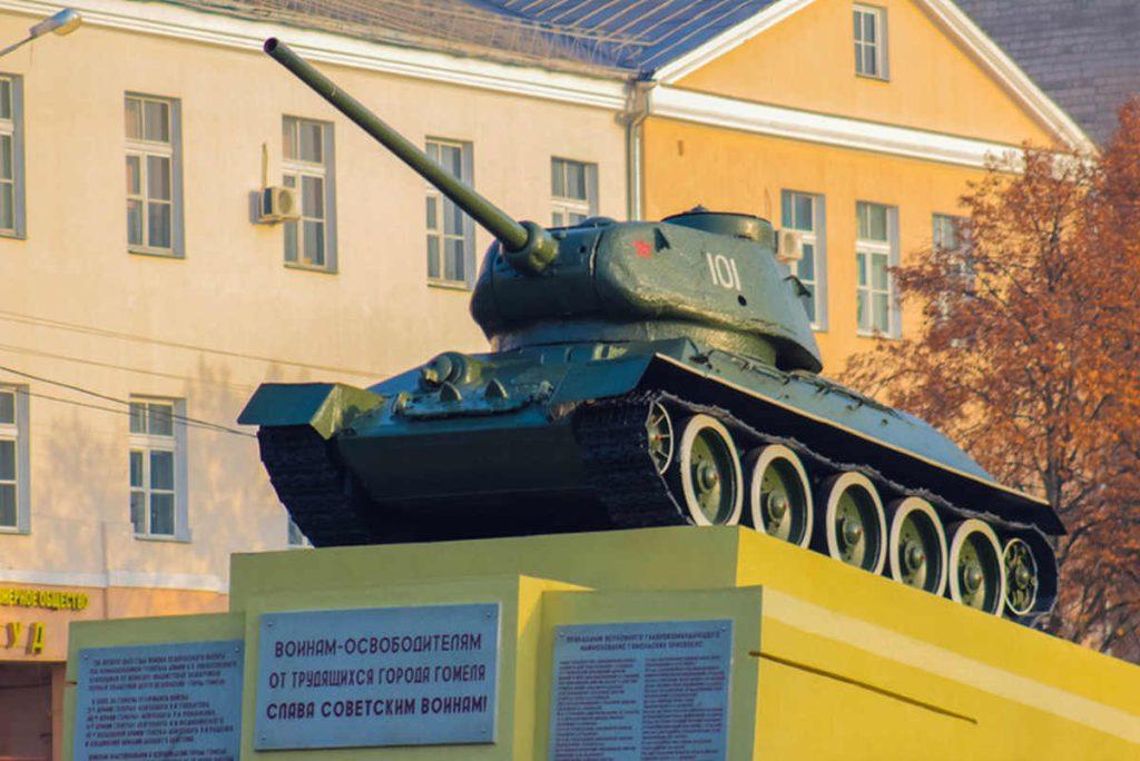 Войну начал в Сталинграде, а погиб на Соже – рассказываем о герое Советского Союза Хуторянском