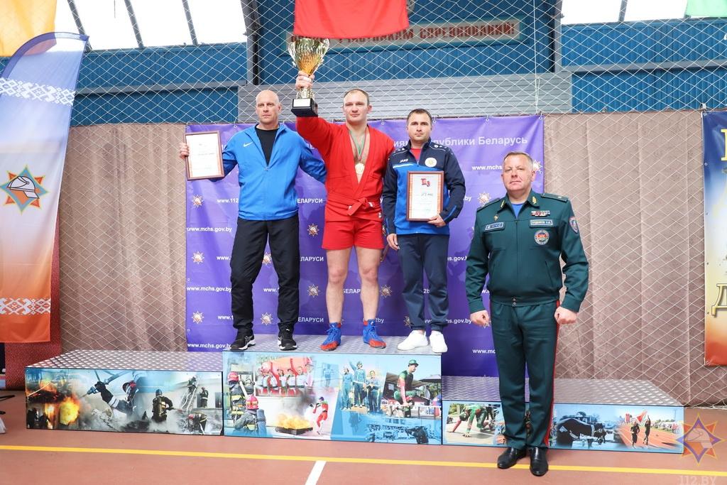 Спасатели из Минской области победили в соревнованиях по самбо в Жодино