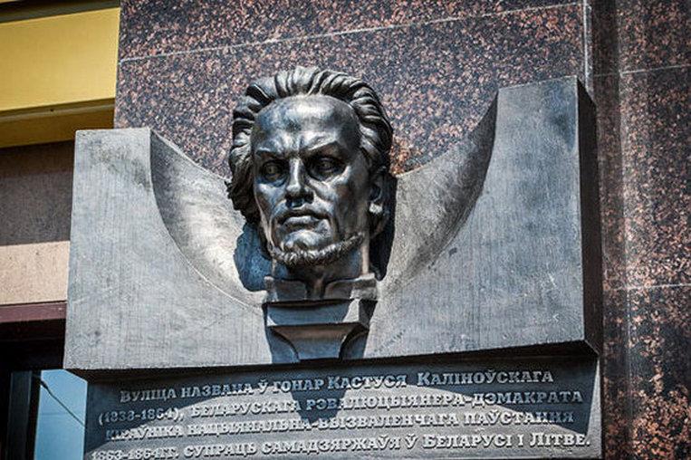 Призраку упыря Калиновского пора указать на дверь