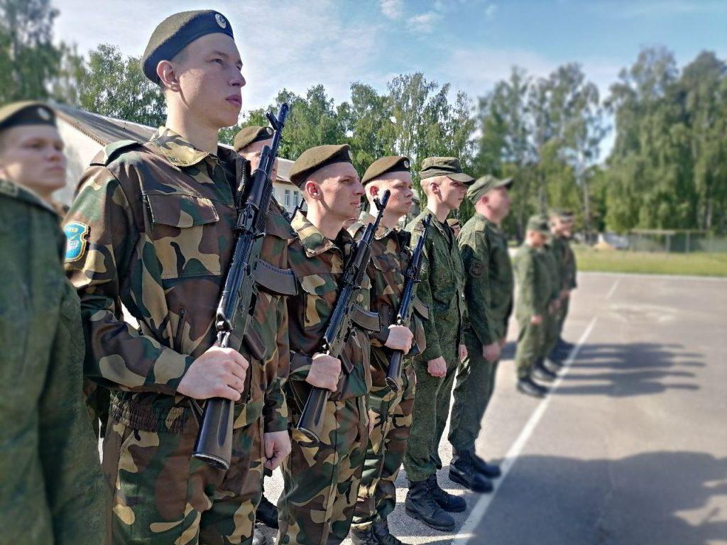 Фотофакт: как военнослужащие весеннего призыва принимали Кодекс чести защитника Отечества