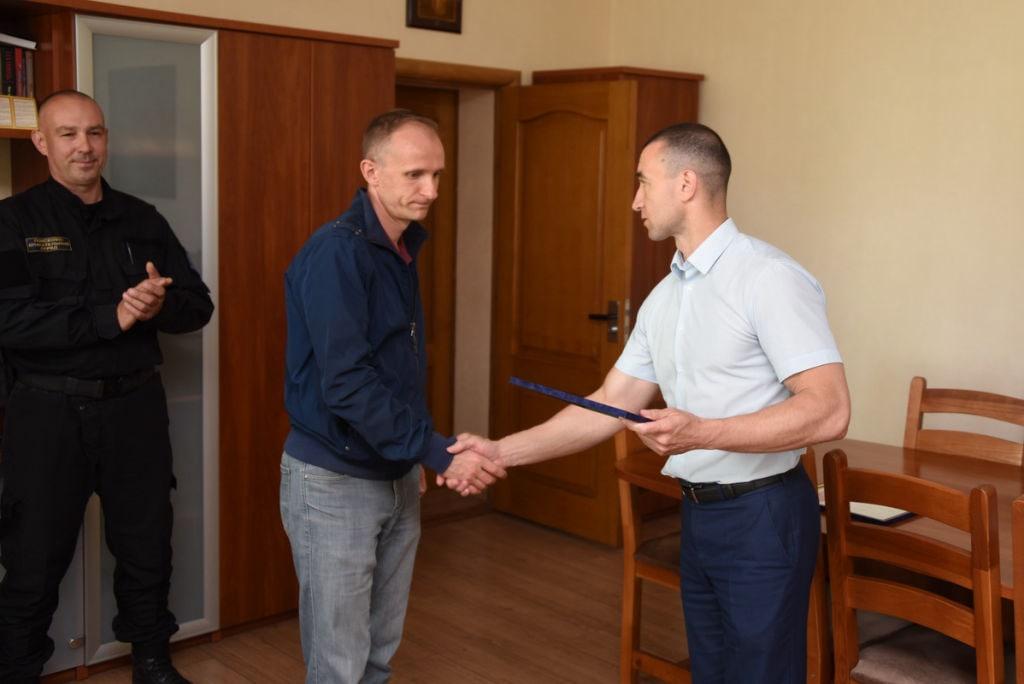 Начальник уголовного розыска УВД Минщины наградил поисково-спасательный отряд «Ангел»