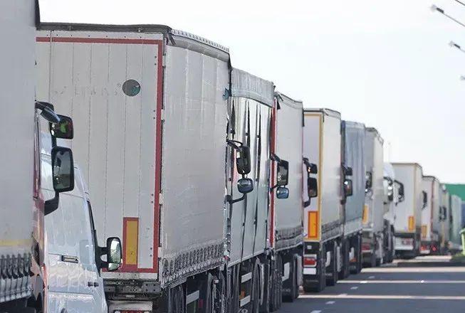 За выходные из Беларуси в ЕС въехали на 42% меньше фур от нормы