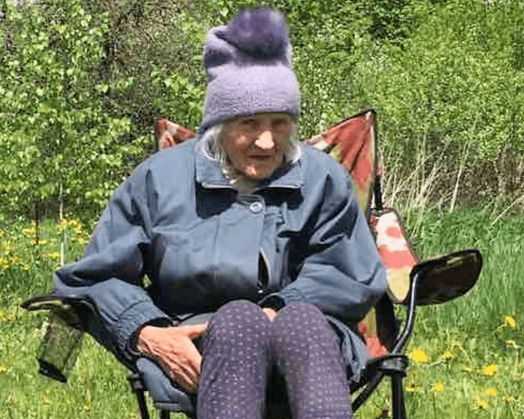 83-летнюю бабушку из Минска ищут сегодня в окрестностях деревни Юшковичи Мядельского района