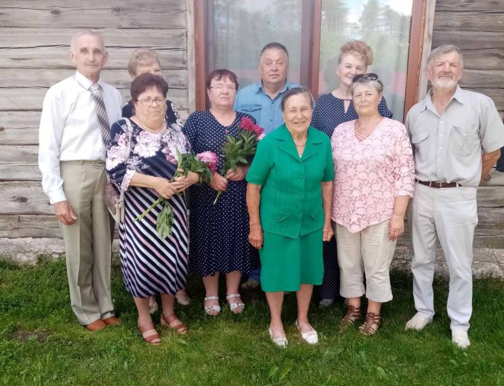 Через полстолетья позвала их школа. В Кременце Логойского района встретились выпускники 1972 года