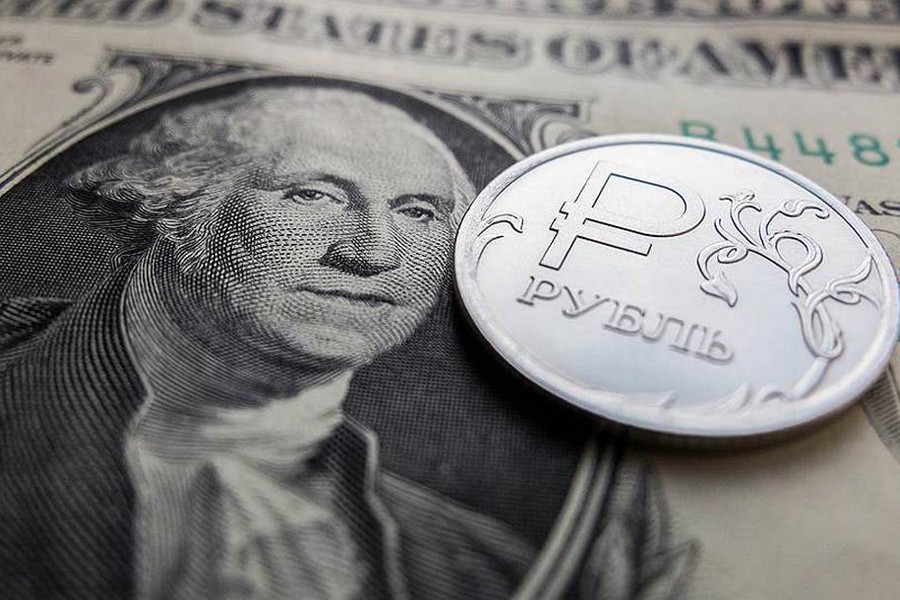 Почему вместо краха белорусской и российской экономик наступил кризис у доллара и евро