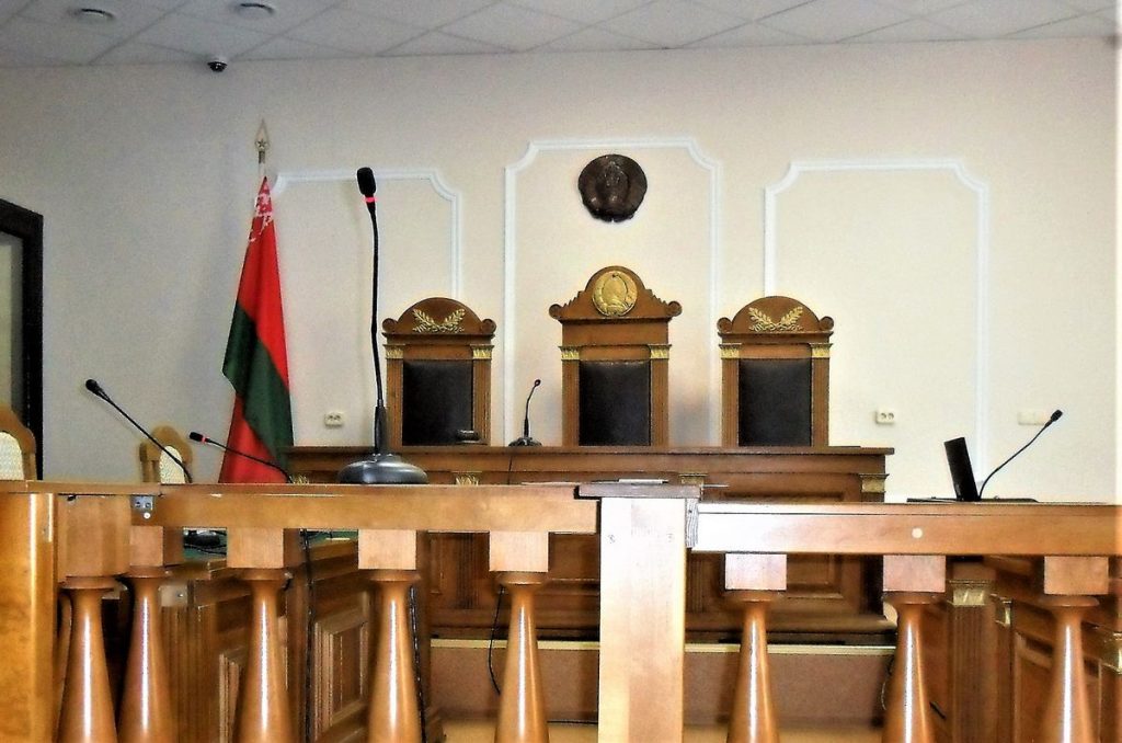 Убили метанолом — осуждены двое мужчин, из-за которых погибли супруги в Плещеницах Логойского района