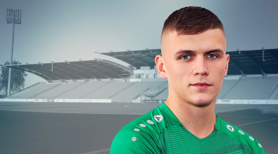 Вратарь Максим Плотников
