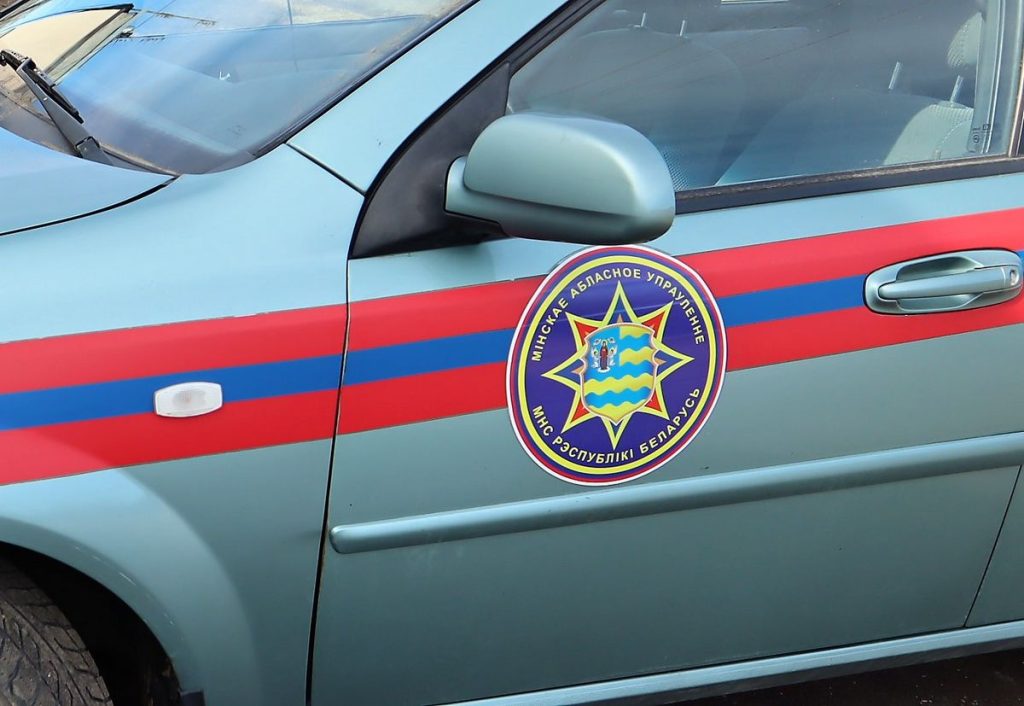 На пожаре в доме своего отца в Петришках Минского района получил ожоги 23-летний парень