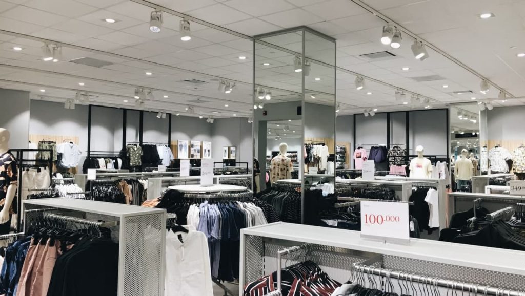 H&M решил не уходить из Беларуси. Магазины в Минске и Гродно вновь откроются