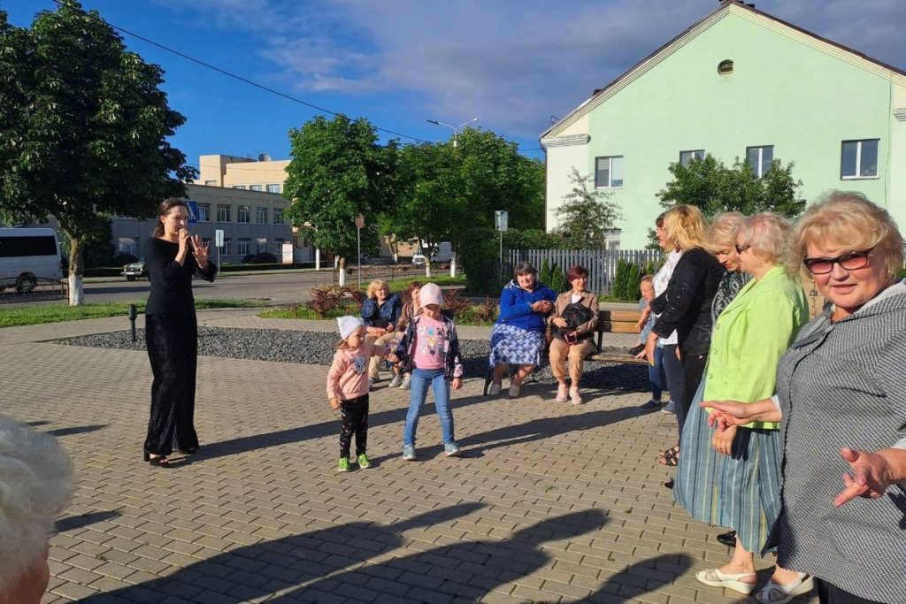 Смолевичи открыли ретротанцплощадку
