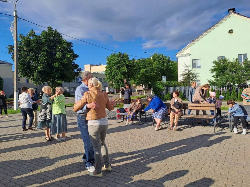 Смолевичи открыли ретротанцплощадку