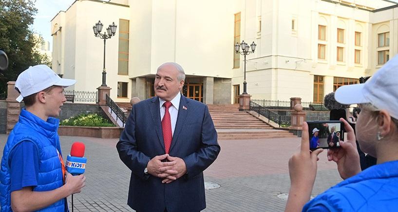 Лукашенко прокомментировал травлю детей из рижской Академии радио и телевидения и пообещал помочь