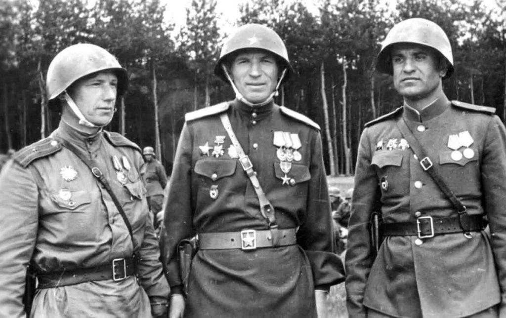 Поясные ремни солдат Красной армии времен ВОВ