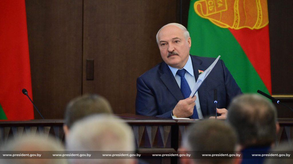 Что Лукашенко увидел на трассе и как это связано со структурой правительства