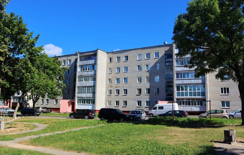 В Молодечно 24-летний парень с пистолетом терроризировал в квартире двух девушек