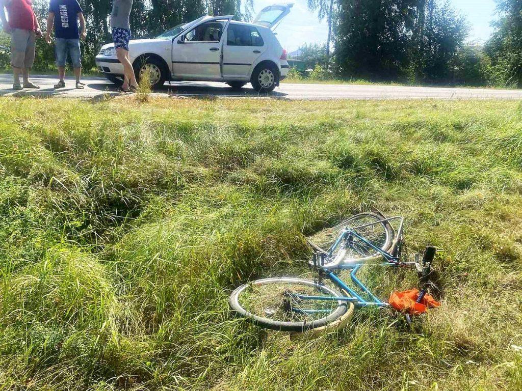 Возле Анетово Пуховичского района попал под «Фольксваген» и умер в больнице 63-летний велосипедист