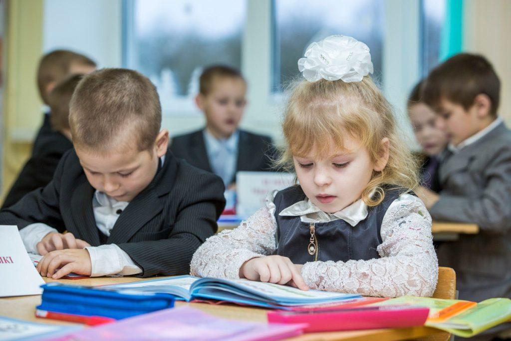 «Книги необходимости», если не хватило размера или модели. Чем порадуют на школьных базарах