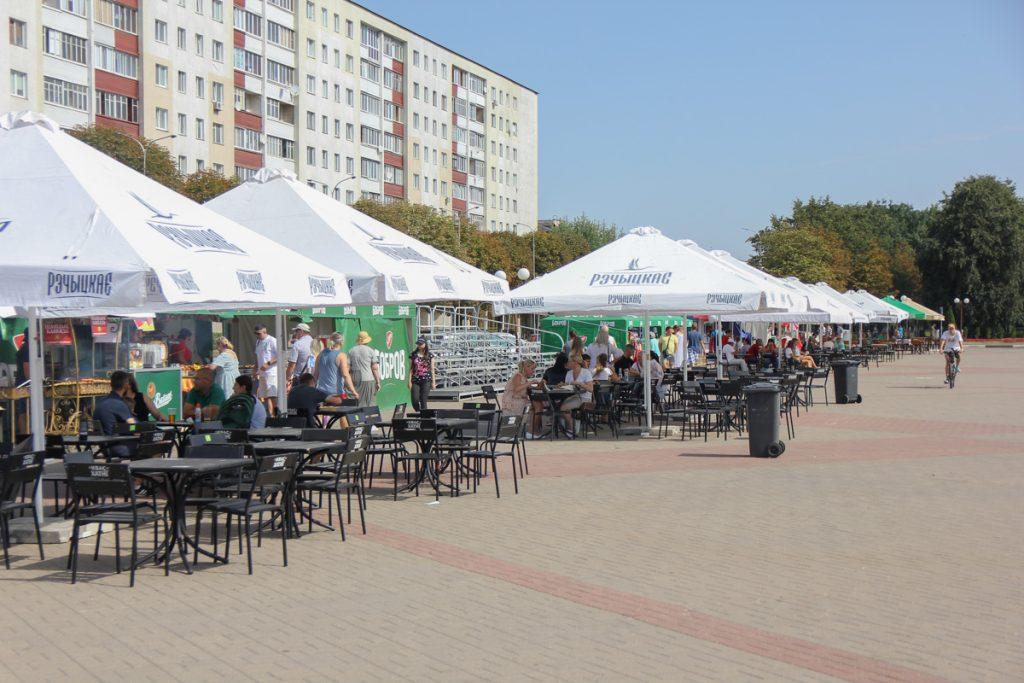 Уличные кафе на Центральной площади