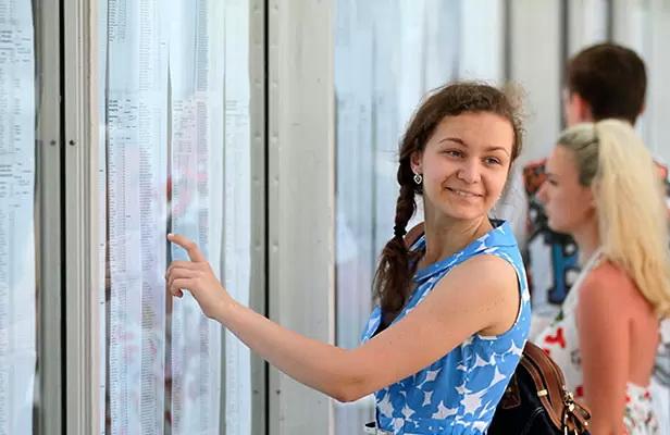 Стоматология, айти, международные отношения — топ по баллам на специальности в 2022 году
