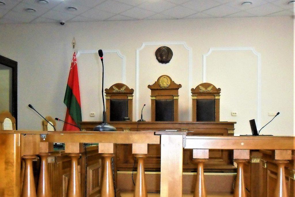 Вилейчанке придется 5 лет ждать из колонии нового мужа, куда его отправил суд за избиение старого