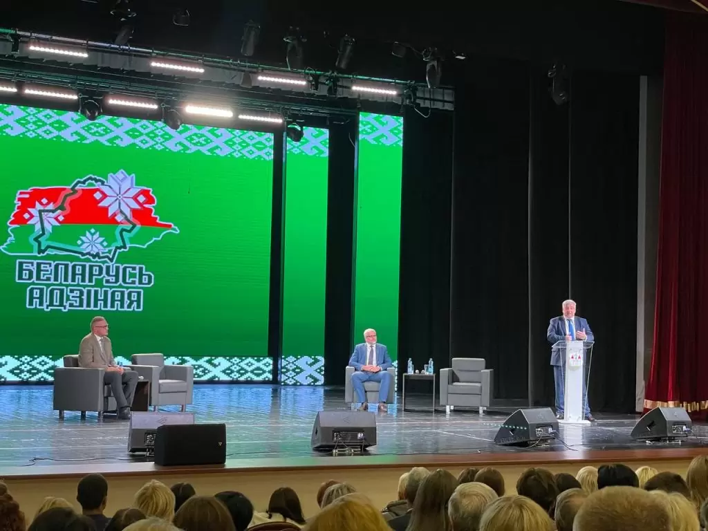 Декан исторического факультета БГУ Александр Кохановский